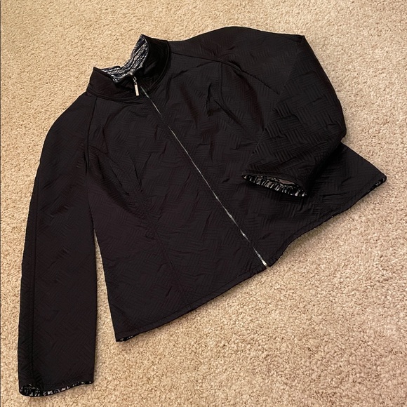 St. John Sport Patterned Jacket and Top Set - Picture 5 of 10